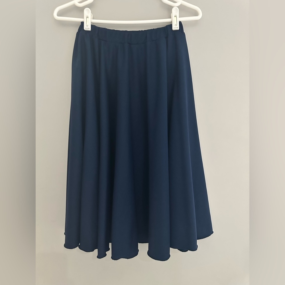 Rivars: Women’s Y2K Elegant Skirt- Size Small - Picture 2 of 6